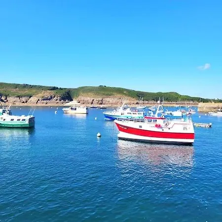 Le Repere De Saint Mathieu Holiday home *